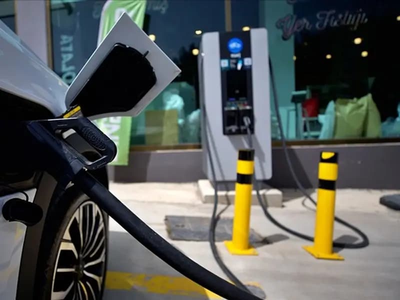 Elektrikli Araç Şarj Hizmetlerinde Yeni Düzenleme: Ek Ücretler Yasaklandı