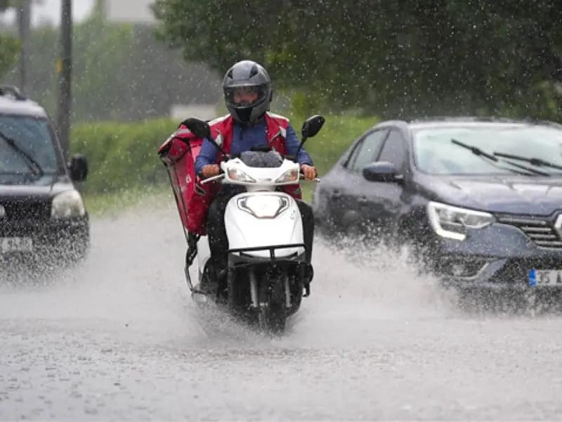 Marmara ve Ege Bölgesi'ne Kuvvetli Yağış Uyarısı!