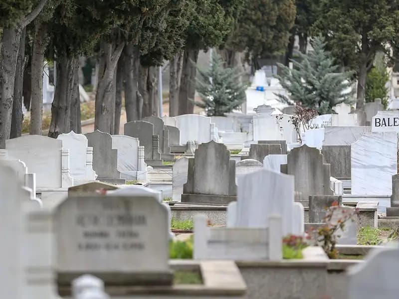 İstanbul Büyükşehir Belediyesi Mezar Yeri Ücretlerine Yüzde 60 Zam Yaptı