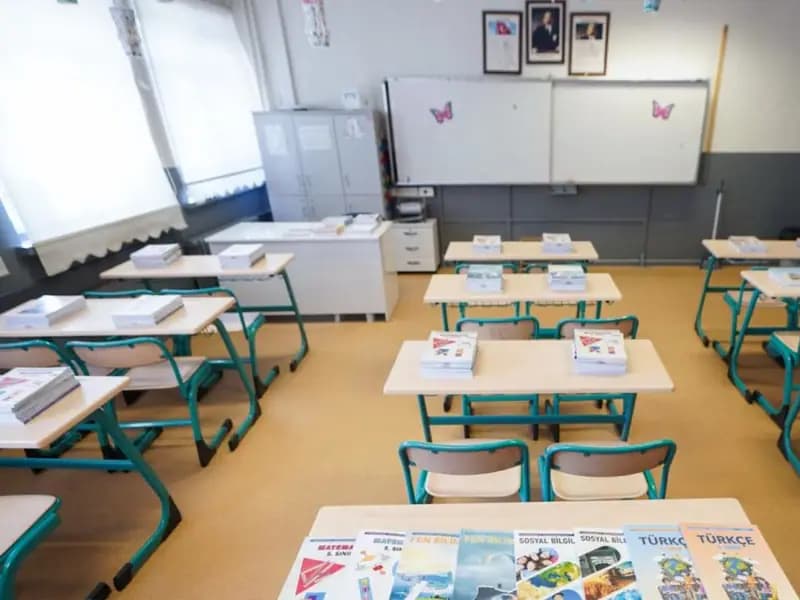 Özel Okullarda Ücretsiz Ders Kitapları Dönemi