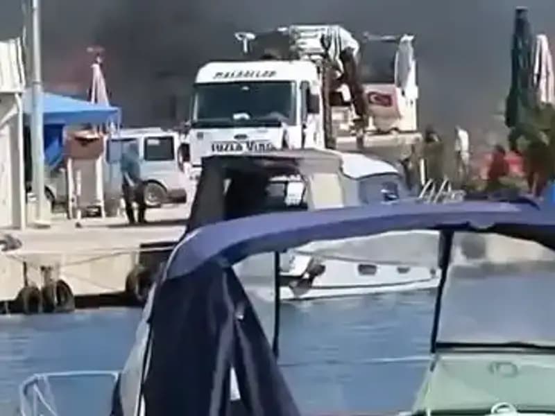 Tuzla'da Balıkçı Barınağında Patlayan Lastik Yangını: Yangının Sebepleri ve Sonuçları