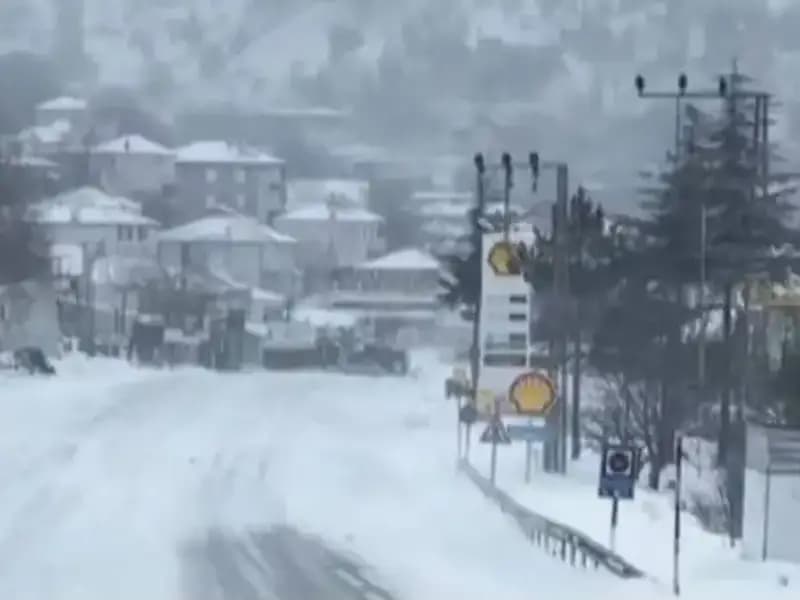 Sertavul Geçidi'nde Kış Şartları Sıkılaştırdı: Kar, Tipi ve Sis Ulaşımı Durdurdu!