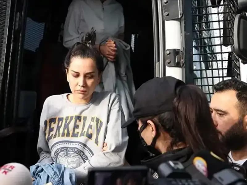 Dilan Polat'ın Instagram Hesabı Neden Erişilemez Hale Geldi?