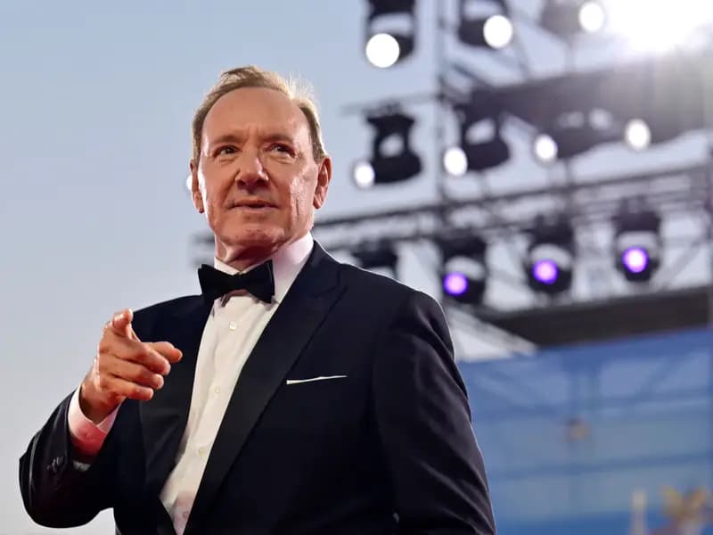 Kevin Spacey, cinsel saldırı iddialarından kurtuldu