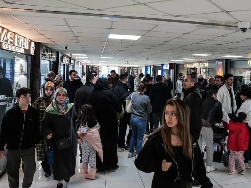 İstanbul Kuyumcukent'te Altın Fiyatları Düşünce Tükeniyor