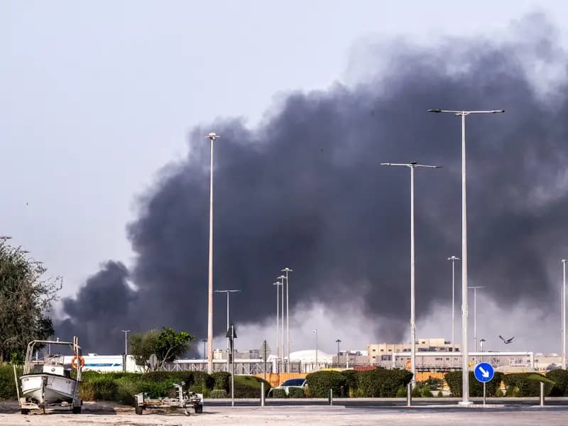 BAE'deki Şah Petrol Sahasına Dron Saldırısı: Operasyonlar Durdu