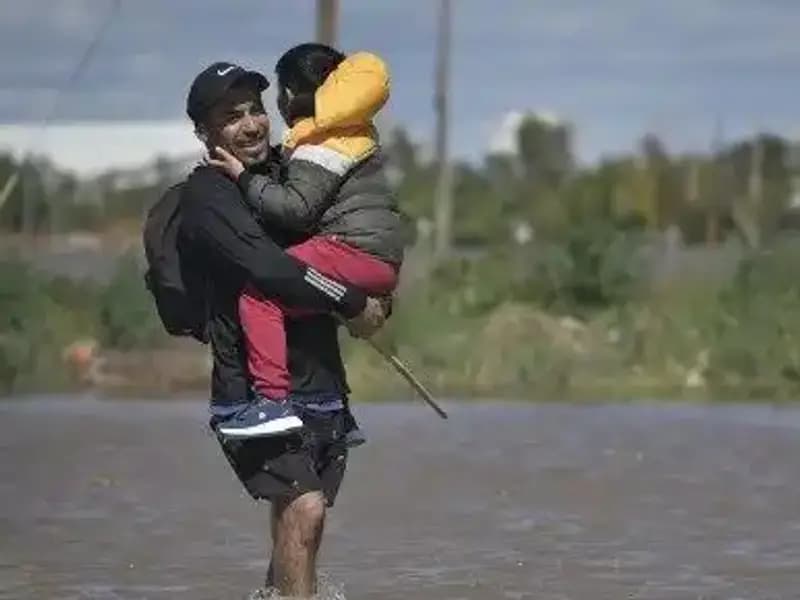 Arjantin'de Sel Felaketi: 13 Kayıp, Bir Ülkenin Yüreğini Dağlıyor