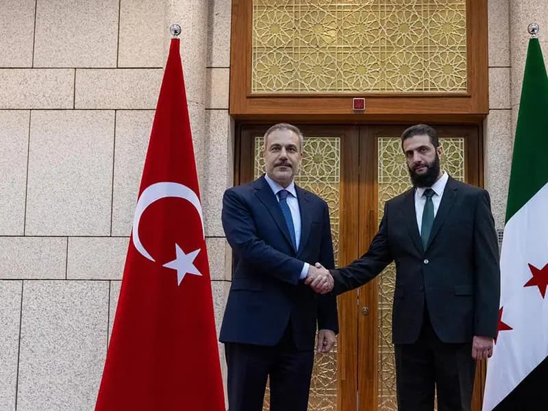 Bakan Fidan, Suriye'deki Ahmed eş-Şara ile Görüştü