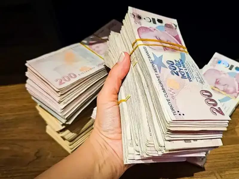 Türkiye'de Mevduat Rakamları Rekor Kırıyor: 12 Trilyon Lira!