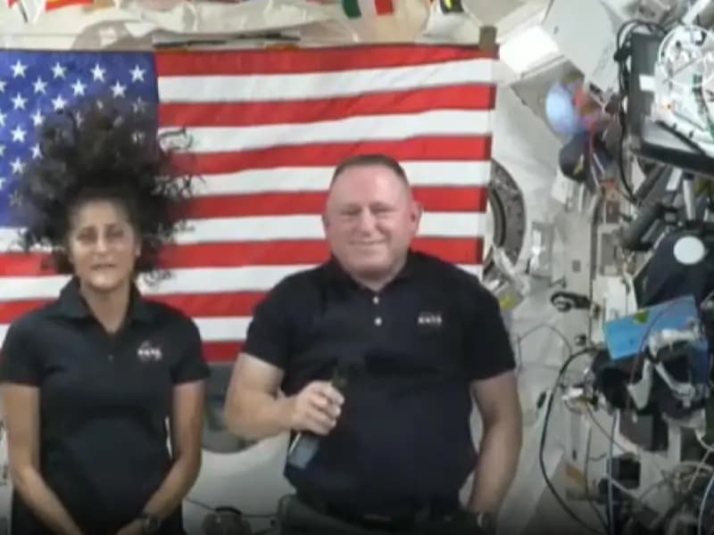 Uzayda Mahsur Kalan Astronotların Dönüşü Ertelendi