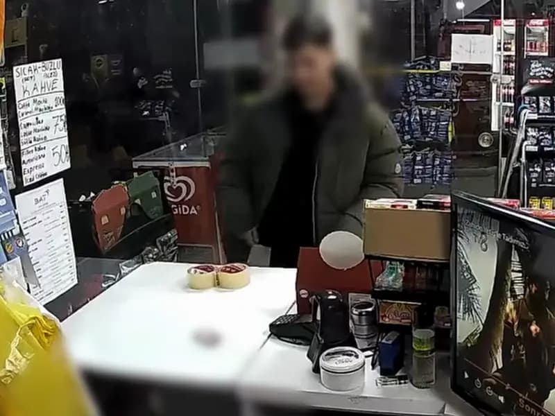 Fatih'te Akran Zorbalığı: Çocuklar Koli Bandıyla İşkence Yaptı