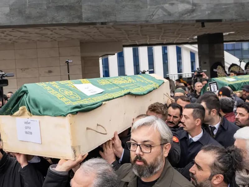 Bolu'daki Faciada Hayatını Kaybedenler Toprağa Veriliyor