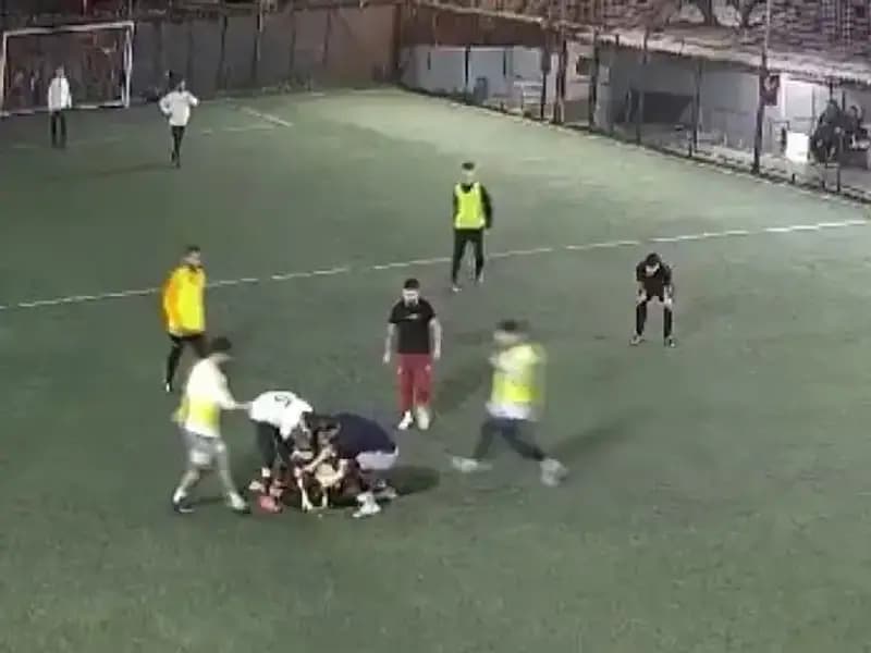 Halı Saha Maçında Yaşanan İki Trajik Ölüm Olayı Neden Oluyor?