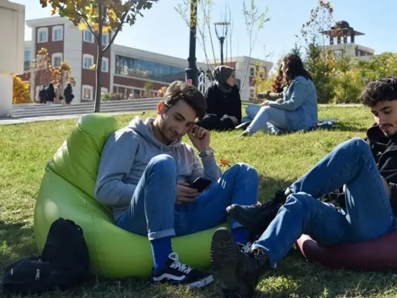 25 Yaş Altı Öğrencilere 5 Bin TL Burs Desteği: Başvurular Açıldı