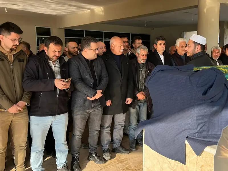 İran'da Füze Saldırısına Uğrayan TIR Şoförü Son Yolculuğuna Uğurlandı