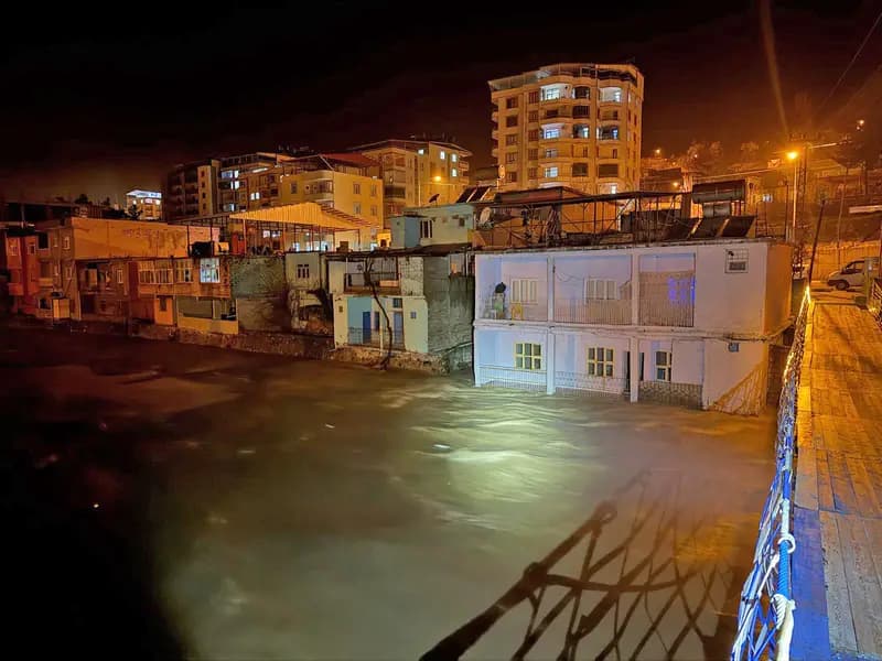 Siirt'te Sel Alarmı: Gece Saatlerine Dikkat Edilmeli