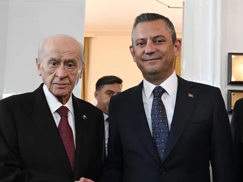 Bahçeli, Özgür Özel’i Kadir Gecesi İçin Aradı