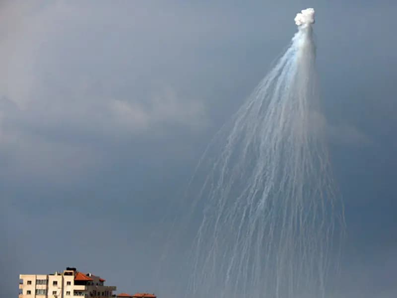 İsrail Ordusu, Lübnan'da Fosfor Bombası ile Saldırı Düzenledi