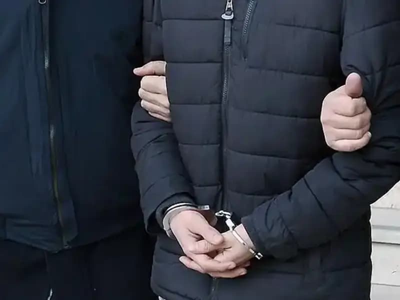 Samsun'da Hırsızlık ve Silahlı Tehdit Suçlusu Firari Hükümlü Yakalandı