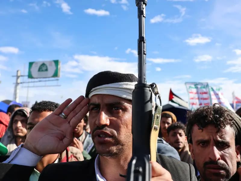 Husiler, İsrail’e Füze Saldırısı Düzenleyerek Savaşa Katıldı