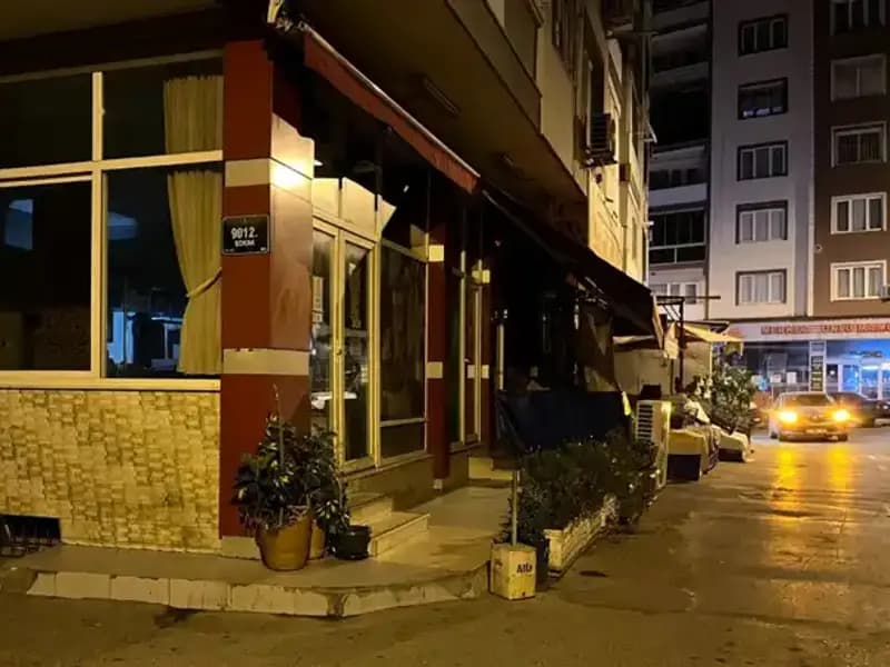 İzmir'de Kahvehaneye Düzenlenen Silahlı Saldırıda Bir Kişi Hayatını Kaybetti