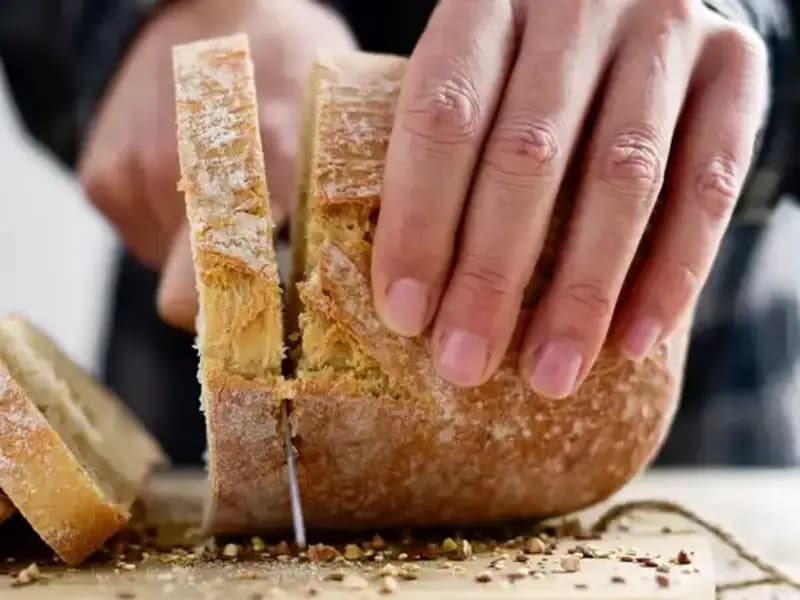 Kızarmış Ekmek mi Taze Ekmek mi? Sağlıklı Seçim Hangisi?