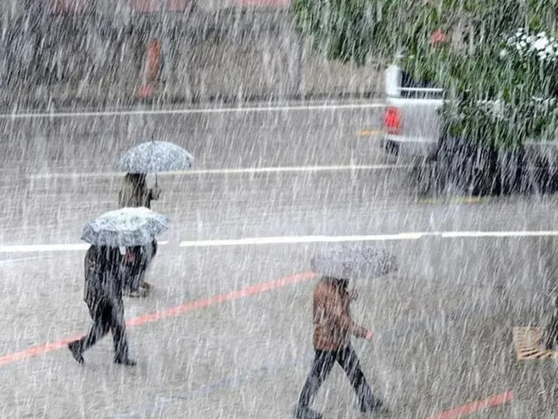 Meteoroloji’den Hafta Sonu Uyarısı: Kuvvetli Sağanak ve Sarı Kodlu Alarm