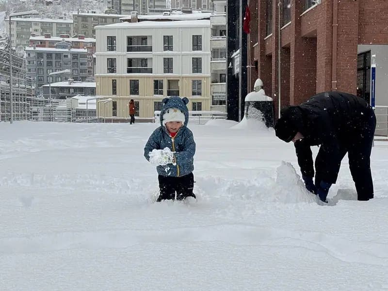 Kar Yağışı Nedeniyle 4 İlde Eğitime Ara Verildi