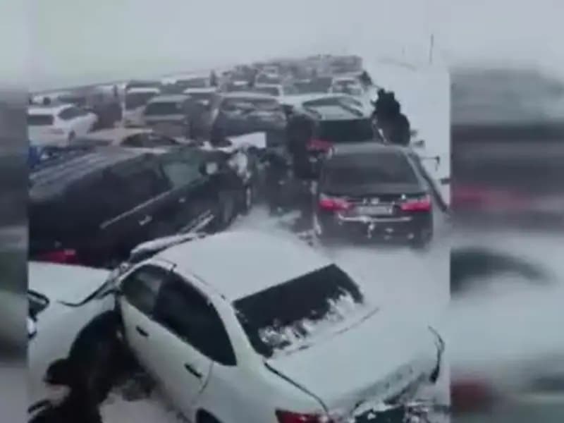 Kazakistan'da Dev Trafik Kazası!