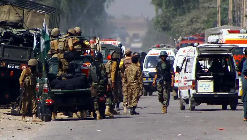 Pakistan'da Camiye Yapılan Bombalı Saldırının Ardındaki Gizem