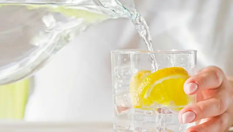Limonlu Su Tüketmenin Vücut Üzerindeki 8 Şaşırtıcı Etkisi