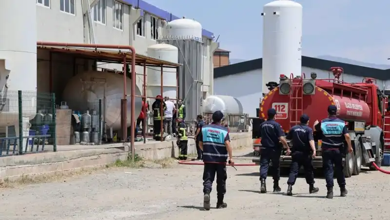 Elazığ'da Gaz Dolum Tesisinde Korkunç Patlama: 5 Yaralı ve Dikkat Çeken Gelişmeler
