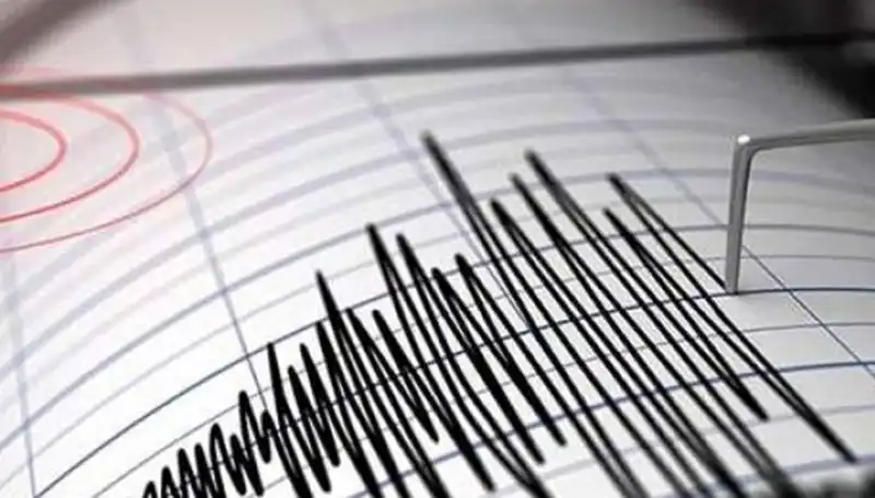 Sındırgı'da 4,3 Büyüklüğünde Deprem: Aniden Gelen Şok Dalgası