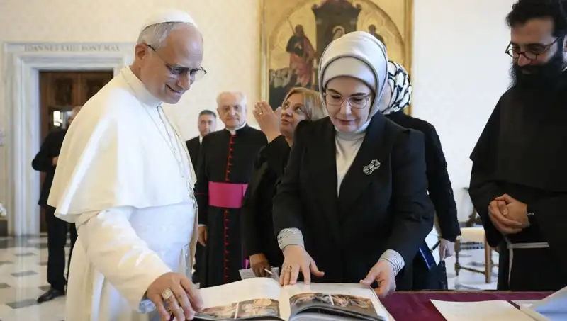 Emine Erdoğan, Papa Leo ile Gazzeli Çocuklar İçin Bir Araya Geldi