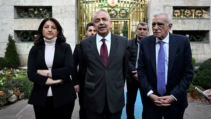 İmralı Heyeti Siyasi Parti Turu Yaparken Erdoğan ile Görüşme Tarihi Merak Ediliyor