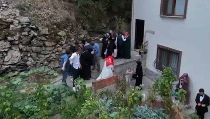 Düğün Töreninde Kanlı Çatışma: Herkesin Yüzü Düşerken Olay Anı Kameralarda