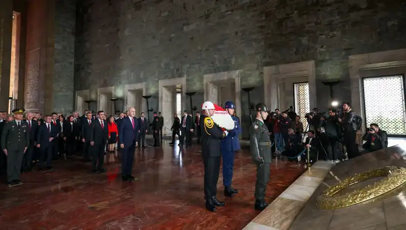 Devlet Erkanının Anıtkabir Ziyareti: Saygı ve Anma Duygusu