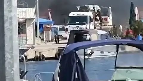 Tuzla'da Balıkçı Barınağında Patlayan Lastik Yangını: Yangının Sebepleri ve Sonuçları