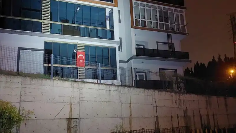 Sakarya’da Sıra Dışı Düşme Tehlikesi: 4 Katlı Apartman Tahliye Edildi!