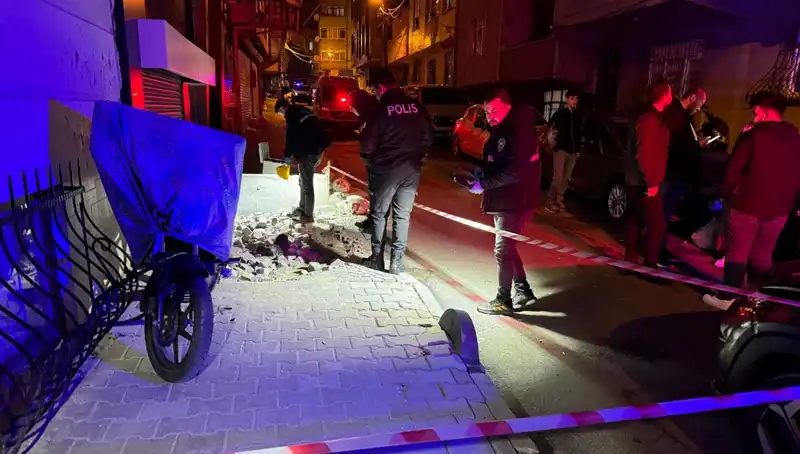 Küçükçekmece'de Plakasız Motosikletle Gerçekleşen Saldırıda Panik Anları