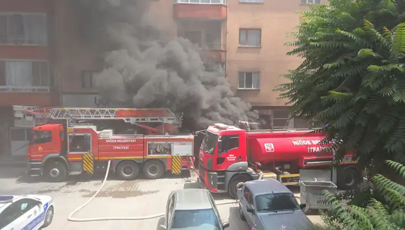 Niğde'de Beyaz Eşya Deposunda Sıradışı Yangın Olayı