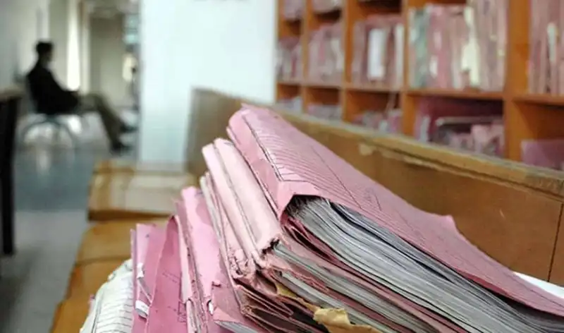 İcra Kabusu: Borcu Olmayan Vatandaşların Takibe Düşme Nedenleri