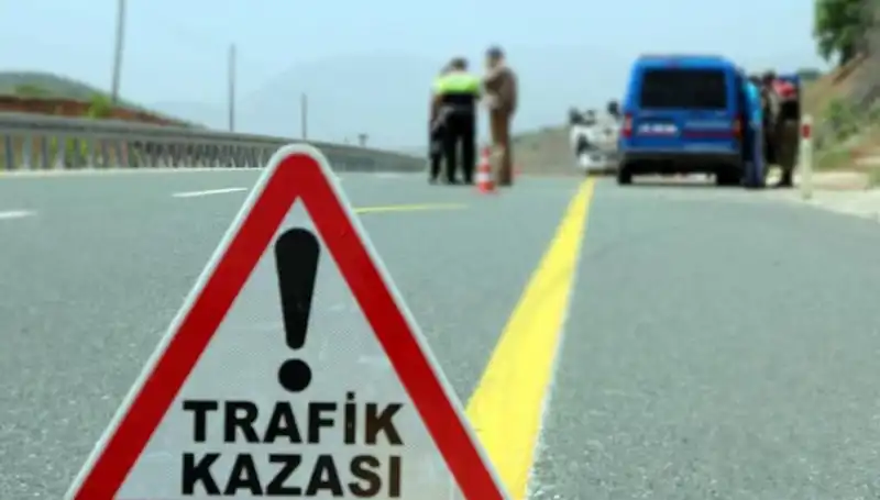 Bitlis'te İki Ayrı Trafik Kazası: 19 Yaralı, Olayların Detayları