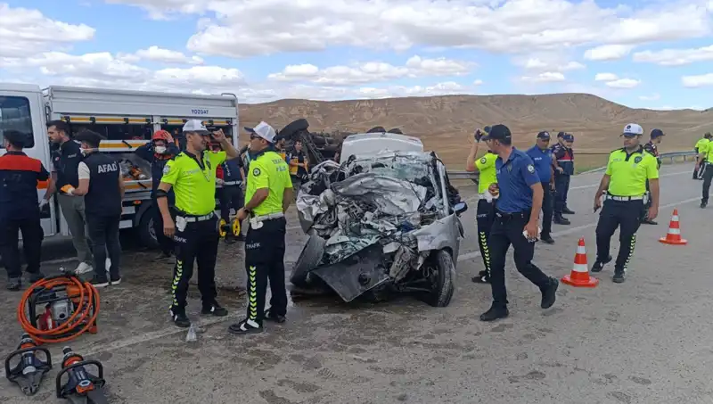Yozgat’ta Feci Trafik Kazası: Üç Kişi Hayatını Kaybetti, İki Kişi Yaralı