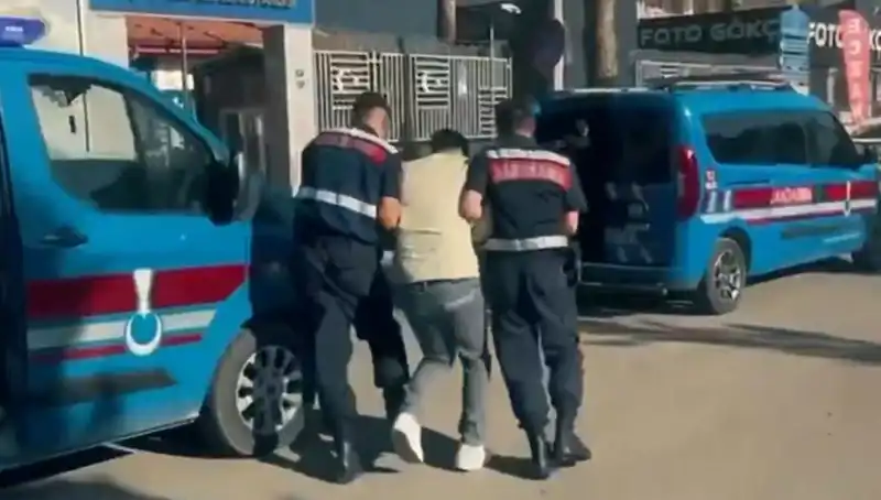 Türkiye Genelinde Büyük Suç Operasyonu: 10 İlde 74 Gözaltı
