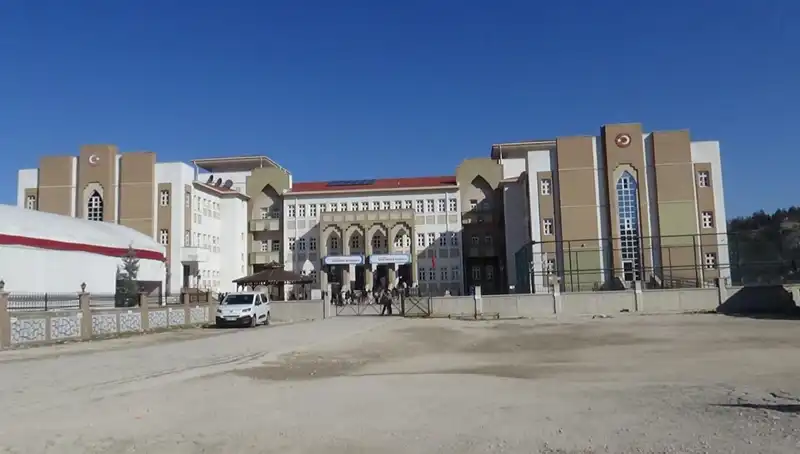 Ortaokulda Öğretmenden Öğrenciye Şiddet İddiası: İleriye Dönük Etkileri Neler Olacak?