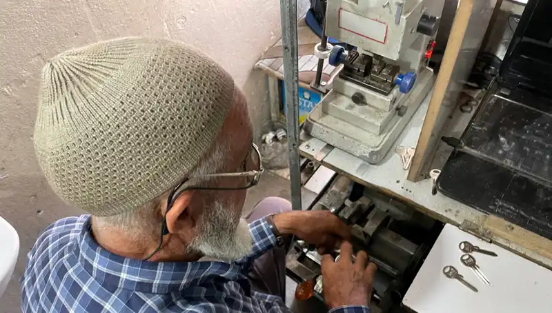 28 Yılda 4 Metrekarelik Dükkanın Hikayesi: "Burası Beni Saray Gibi Hissettiriyor"
