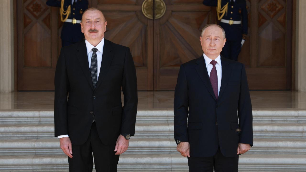 Putin Aliyev'den Özür Diledi