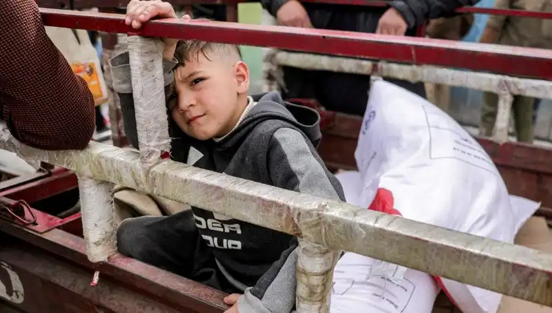 Gazze'de Un Kıtlığı Fırınları Kapattırıyor: İnsani Dramın Perde Arkası