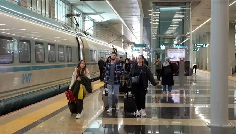 Yüksek Hızlı Trenlerde Ek Sefer Duyurusu: Seyahat Planlarınızı Yeniden Gözden Geçirin!